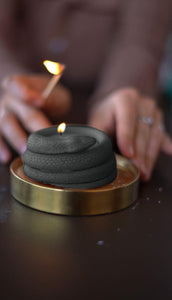  SnakeCandle, UniqueCandle, SerpentLight, TwistedWax, ReptileDecor, ExoticCandle, CurvyFlame, DecorativeSerpent, CoiledWick, UnconventionalLighting, NoveltyCandle, SerpentineGlow, SculpturalCandle, ArtisticWax, SinuousFlame, IntricateDesign, WhimsicalCandle, StylishSerpent, Eye-catchingDecor, QuirkyFlame