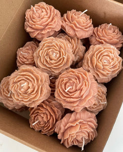 Flower Candle, Floral Decor, Scented Candle, Aromatic Home Fragrance, Botanical Wax, Decorative Candle, Blooming Floral, Nature-inspired Decor, Romantic Candlelight, Blossom-themed Candle, Elegant Flower Design, Hand-poured Candle, Unique Floral Arrangement, Fragrant Bloom Candle, Artisan Crafted Wax, Floral Scented Home Accents, Botanic Atmosphere, Petal-shaped Candle, Luxury Flower Candles, Modern Floral Elegance