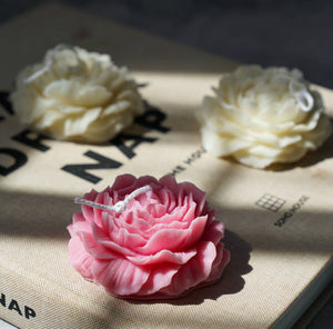 Flower Candle, Floral Decor, Scented Candle, Aromatic Home Fragrance, Botanical Wax, Decorative Candle, Blooming Floral, Nature-inspired Decor, Romantic Candlelight, Blossom-themed Candle, Elegant Flower Design, Hand-poured Candle, Unique Floral Arrangement, Fragrant Bloom Candle, Artisan Crafted Wax, Floral Scented Home Accents, Botanic Atmosphere, Petal-shaped Candle, Luxury Flower Candles, Modern Floral Elegance