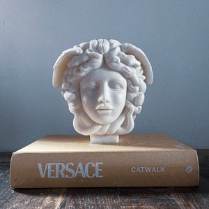  VERSACE, Fashion, Luxury, Designer, Style, Couture, Elegance, Glamour, Trendy, HighEnd, Iconic, Runway, Italian, Prestige, Exclusive, Sophisticated, Opulent, HauteCouture, Accessories, CelebrityFashion