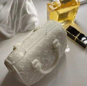 LouisVuitton, Fashion, Luxury, Designer, Style, Iconic, FrenchFashion, HighEnd, Chic, Elegance, Prestige, HauteCouture, LeatherGoods, Monogram, Accessories, FashionHouse, Sophisticated, Runway, Exclusive, TimelessDesign