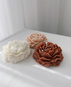 Flower Candle, Floral Decor, Scented Candle, Aromatic Home Fragrance, Botanical Wax, Decorative Candle, Blooming Floral, Nature-inspired Decor, Romantic Candlelight, Blossom-themed Candle, Elegant Flower Design, Hand-poured Candle, Unique Floral Arrangement, Fragrant Bloom Candle, Artisan Crafted Wax, Floral Scented Home Accents, Botanic Atmosphere, Petal-shaped Candle, Luxury Flower Candles, Modern Floral Elegance