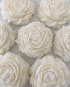 Flower Candle, Floral Decor, Scented Candle, Aromatic Home Fragrance, Botanical Wax, Decorative Candle, Blooming Floral, Nature-inspired Decor, Romantic Candlelight, Blossom-themed Candle, Elegant Flower Design, Hand-poured Candle, Unique Floral Arrangement, Fragrant Bloom Candle, Artisan Crafted Wax, Floral Scented Home Accents, Botanic Atmosphere, Petal-shaped Candle, Luxury Flower Candles, Modern Floral Elegance