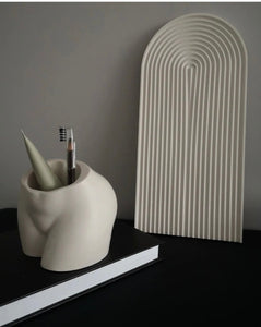 Female Booty Vase / Refined Craftsmanship / Luxury Living / Bespoke Creation / Conversation Starter / Modern Artistry / Seductive Silhouette / Glamorous Home Accessory / Chic Homeware / Artful Innovation / Sculptural Elegance / Novelty Decor