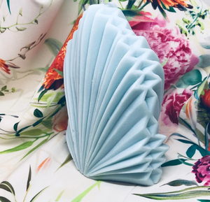 palm leaf, candle, eco-friendly, sustainable, natural, decor, tropical, handmade, organic, green, relaxation, ambiance, home decor, vegan, renewable, biodegradable, earthy, soothing, environment-friendly, aromatic, wedding, candle, ceremony, gift,unity, love, romance, decoration, centerpiece, marriage, celebration, vow, ritual, symbol, flame, bride, groom, decor, ambient, light, special day