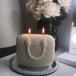 LouisVuitton, Fashion, Luxury, Designer, Style, Iconic, FrenchFashion, HighEnd, Chic, Elegance, Prestige, HauteCouture, LeatherGoods, Monogram, Accessories, FashionHouse, Sophisticated, Runway, Exclusive, TimelessDesign