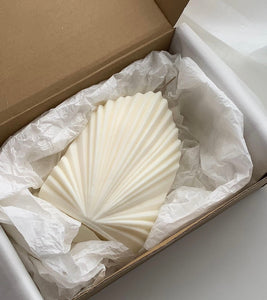 palm leaf, candle, eco-friendly, sustainable, natural, decor, tropical, handmade, organic, green, relaxation, ambiance, home decor, vegan, renewable, biodegradable, earthy, soothing, environment-friendly, aromatic, wedding, candle, ceremony, gift,unity, love, romance, decoration, centerpiece, marriage, celebration, vow, ritual, symbol, flame, bride, groom, decor, ambient, light, special day