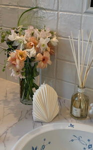 palm leaf, candle, eco-friendly, sustainable, natural, decor, tropical, handmade, organic, green, relaxation, ambiance, home decor, vegan, renewable, biodegradable, earthy, soothing, environment-friendly, aromatic, wedding, candle, ceremony, gift,unity, love, romance, decoration, centerpiece, marriage, celebration, vow, ritual, symbol, flame, bride, groom, decor, ambient, light, special day