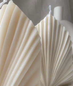  palm leaf, candle, eco-friendly, sustainable, natural, decor, tropical, handmade, organic, green, relaxation, ambiance, home decor, vegan, renewable, biodegradable, earthy, soothing, environment-friendly, aromatic, wedding, candle, ceremony, gift,unity, love, romance, decoration, centerpiece, marriage, celebration, vow, ritual, symbol, flame, bride, groom, decor, ambient, light, special day